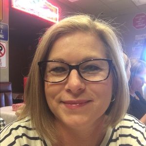 Meet your Posher, Raegan